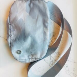 ✨ Lululemon Everywhere Belt Bag – Grey Camo (1L) ✨